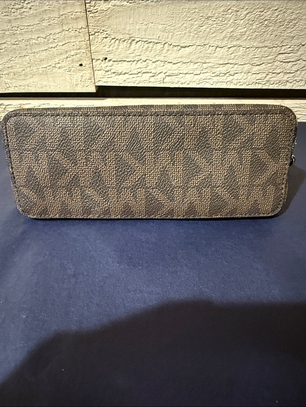 Michael Kors Travel Bag - Picture 3 of 6